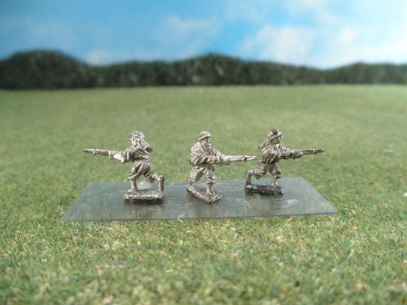 15mm French Colonials: LFA20 Arab Infantry, Bedouins Charging with Rifles