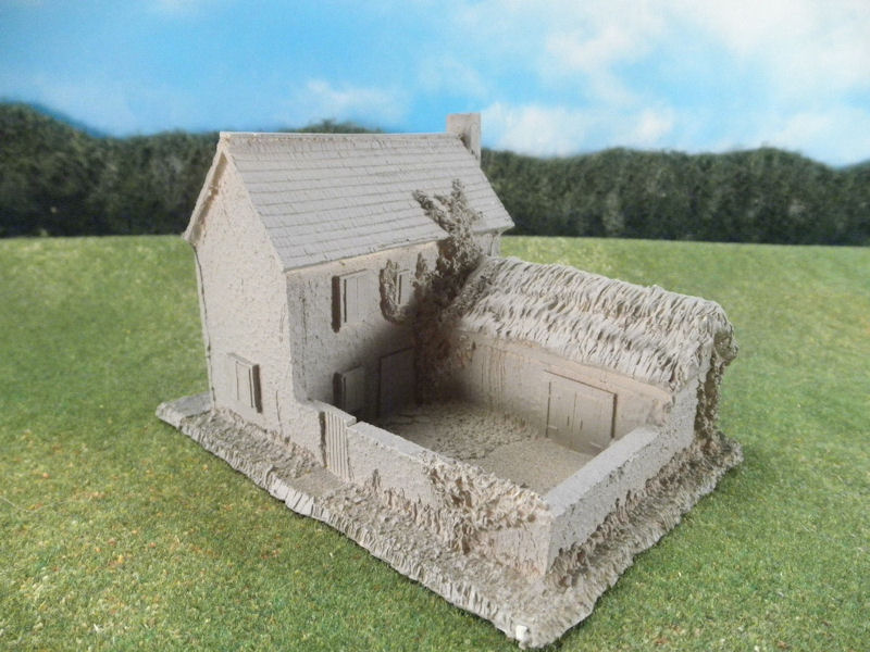 15mm English / European Buildings: TRF365 Manor House, Stable, and Courtyard